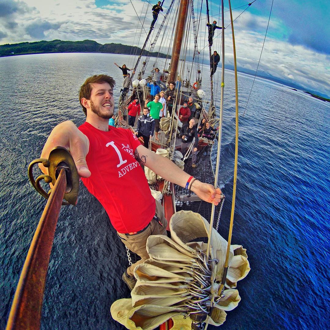 Actividad grupal Participantes Desafío feliz Aprendizaje Navegación Soleado Océano abierto Barco Aventura Viajar genial