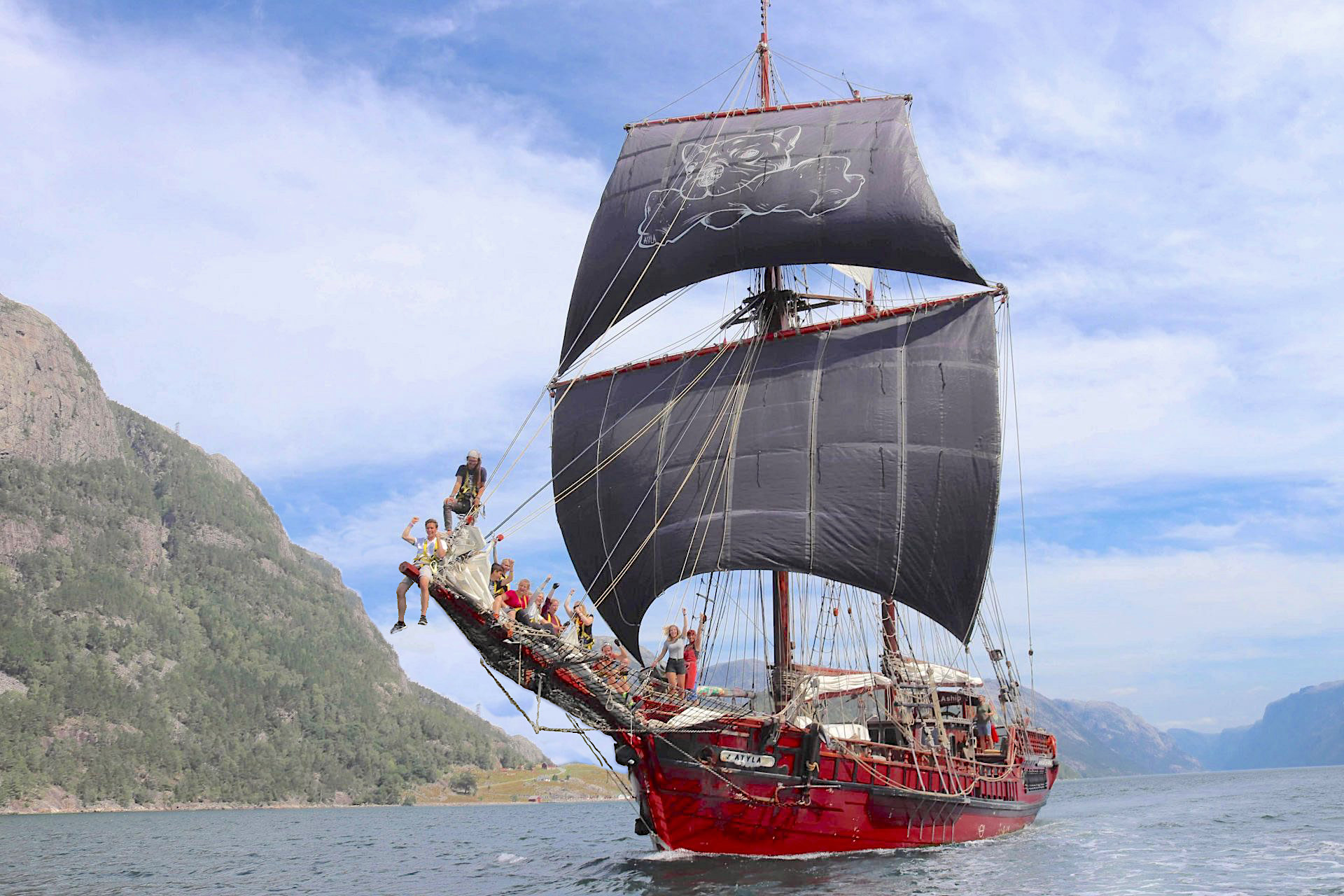Atyla Ship Live Location Visit Your City Tablet